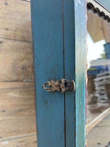 Vitrine murale art déco en teck birman avec patine dorigine