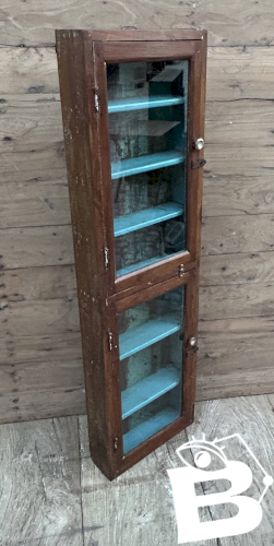 Vitrine murale en teck birman avec patine dorigine