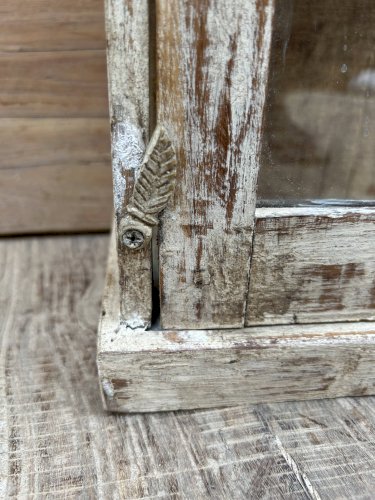 Vitrine murale en teck birman avec patine dorigine