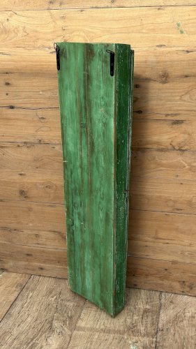 Vitrine murale en teck birman avec patine dorigine