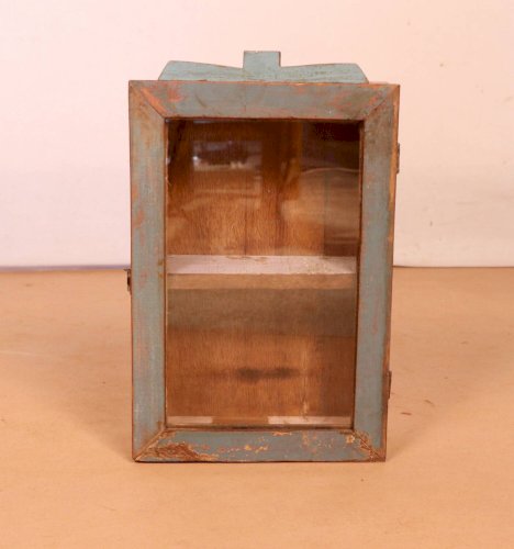 Vitrine murale en teck birman polychromée d’origine