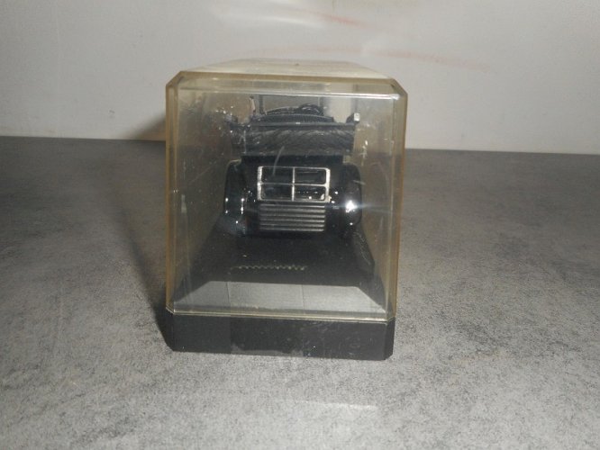VOITURE 4165 RENAULT 40 CV PRESIDENTIELLE SOLIDO N° 39