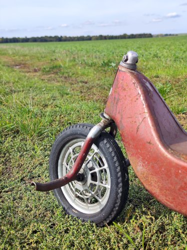 Voiture à pédales ancienne cyclorameur Morellet Guerineau MG
