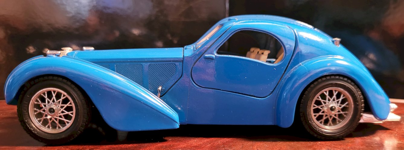 Voiture Burago Bugatti Atlantic 1936 - Echelle 1/24