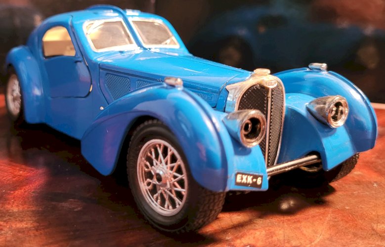 Voiture Burago Bugatti Atlantic 1936 - Echelle 1/24
