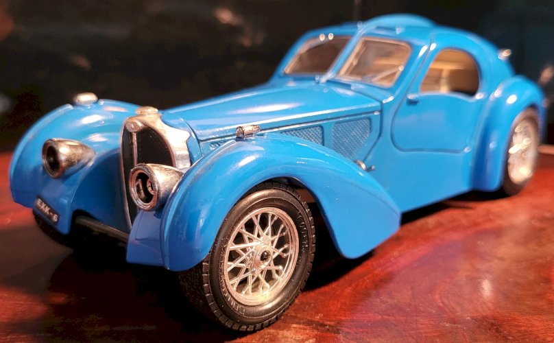 Voiture Burago Bugatti Atlantic 1936 - Echelle 1/24
