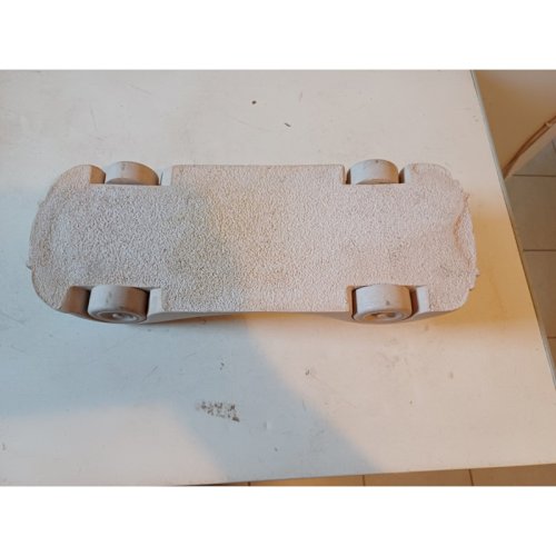 Voiture  Jaguar  en Pierre , travail de Compagnon .