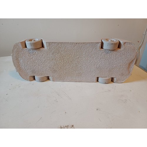 Voiture  Jaguar  en Pierre , travail de Compagnon .