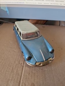 Voiture Joustra Citroën DS  à friction