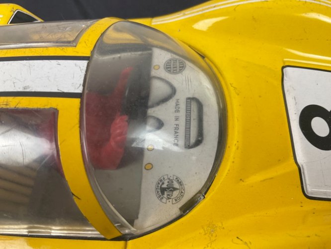 Voiture JOUSTRA PORSCHE CARRERA GT en tôle à friction.