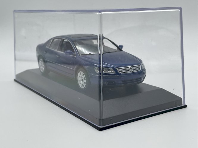 Volkswagen Phaeton 1/43 Minichamps