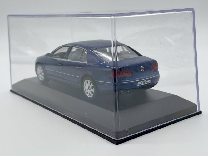 Volkswagen Phaeton 1/43 Minichamps