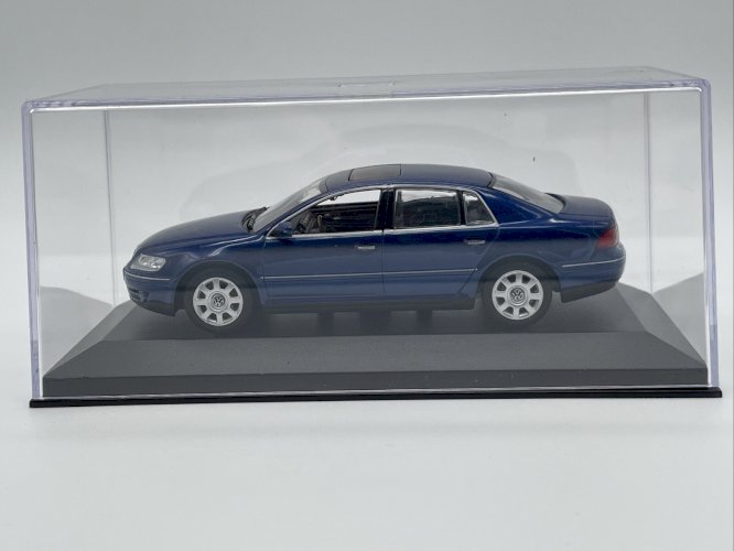 Volkswagen Phaeton 1/43 Minichamps