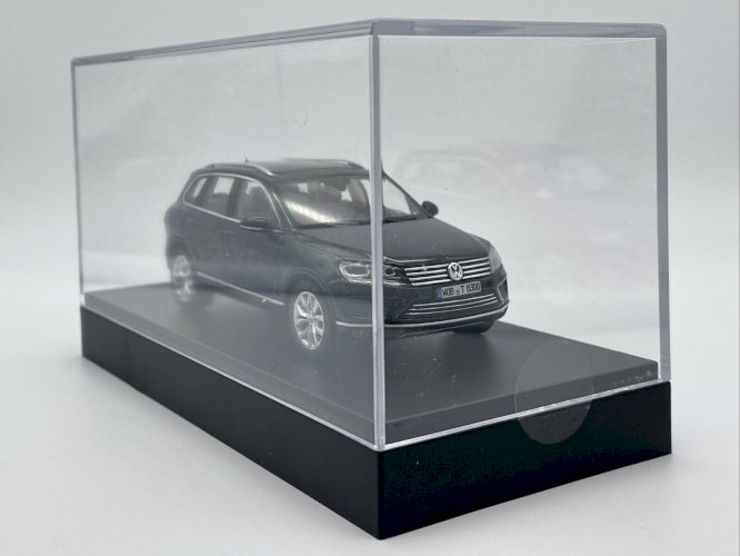 Volkswagen Touareg  1/43 Herpa