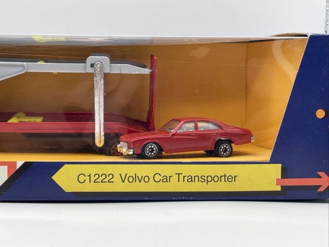 Volvo car transporteur Corgi