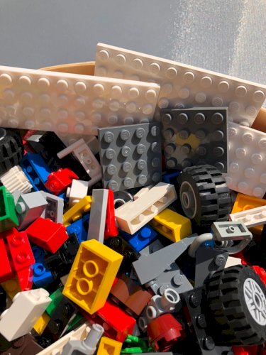Vrac de pièces de Lego et plaques