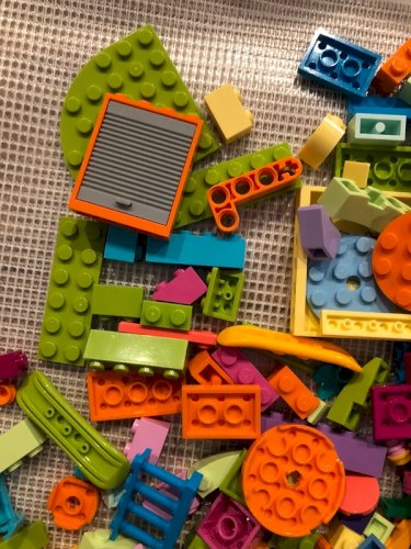 Vrac de pièces de Lego flashys et acidulés