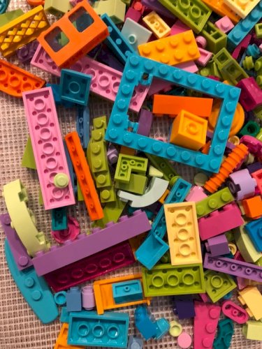 Vrac de pièces de Lego flashys et acidulés