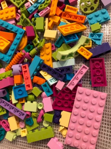 Vrac de pièces de Lego flashys et acidulés