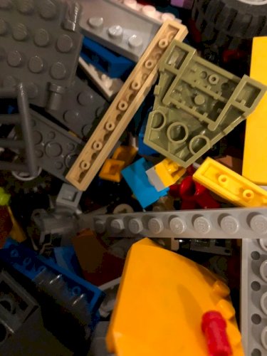 Vrac de pièces de Lego plus 2 figurines