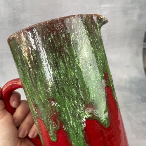 VULCAIN  Pichet broc cruche verseuse céramique rouge et vert vintage Haut.~26cm