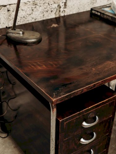 Yvan, le bureau Bauhaus N°132