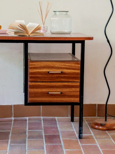 Yvan, le bureau en métal et formica N°135