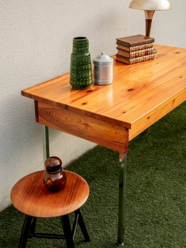 Yvan, le bureau en pin et chrome N°478