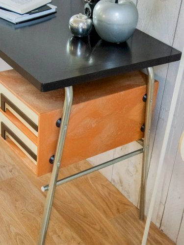 Yvan, le bureau en résine N°461