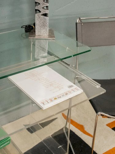 Yvan, le bureau en verre et plexiglass N°468